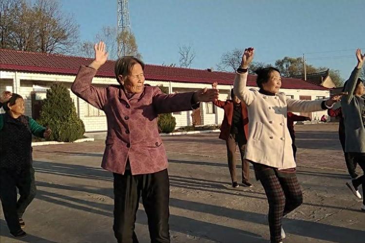 老年人冬季养生，要记住“2防、3暖、4忌”，平安健康度过寒冬！